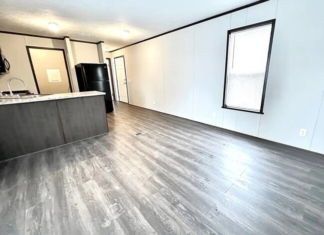 17020 Sleepy Hollow Blvd in Holly, MI - Foto de edificio - Building Photo