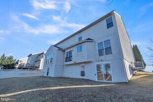 215 Kemper Ct in Stephenson, VA - Building Photo