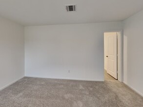 18731 Barrichello Dr in Conroe, TX - Building Photo - Building Photo