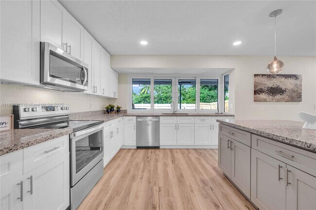 4901 W Park Rd in Hollywood, FL - Building Photo - Building Photo