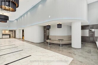 95 Oneida Crescent in Richmond Hill, ON - Building Photo - Building Photo