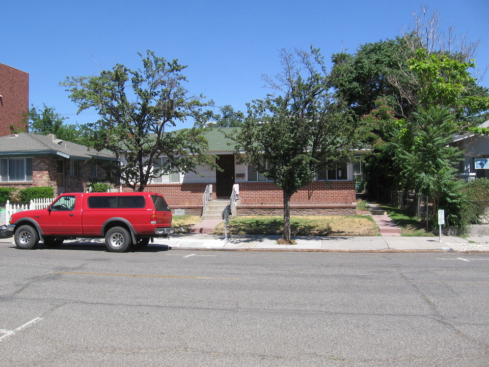 237 Stewart St in Reno, NV - Building Photo