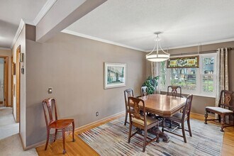 6429 Mendelssohn Ln in Hopkins, MN - Building Photo - Building Photo