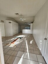 2626 SW Santa Barbara Pl in Cape Coral, FL - Building Photo - Building Photo