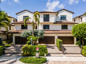 Venic Isle Tower in Fort Lauderdale, FL - Building Photo - Building Photo