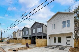 1215 Dewalt St in Houston, TX - Building Photo