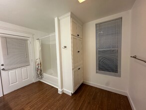 401 Abby Rd in Raymond, WA - Building Photo - Building Photo