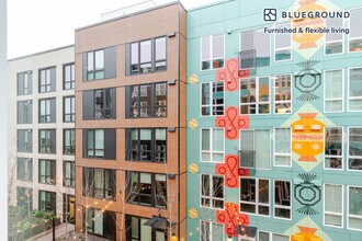 17305 NE 67th Ct-Unit -FL3-ID832 in Redmond, WA - Foto de edificio - Building Photo