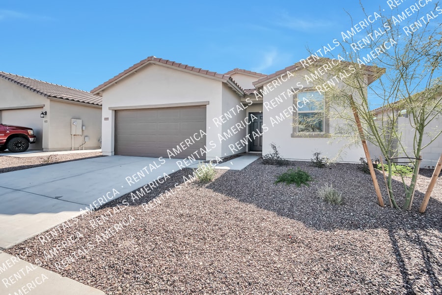 40085 W Crane Dr in Maricopa, AZ - Building Photo