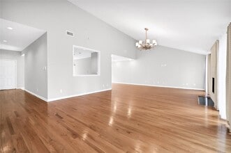 2239 Kinbrook Dr in Houston, TX - Foto de edificio - Building Photo