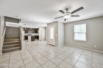 8047 W Albeniz Pl in Phoenix, AZ - Building Photo - Building Photo
