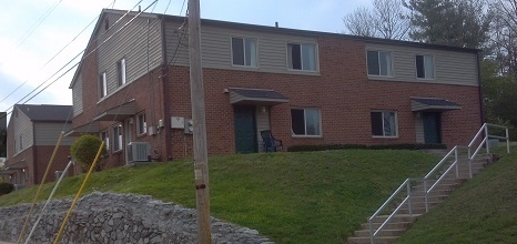 Carter Court Apartments in Tompkinsville, KY - Building Photo