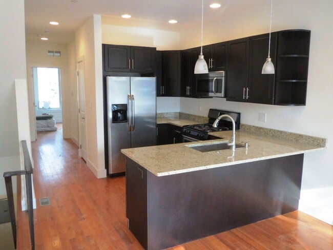 1614 Ogden St in Philadelphia, PA - Building Photo - Building Photo