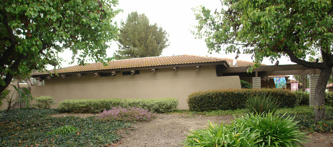 129 N Cambridge Ave in Claremont, CA - Building Photo - Building Photo