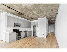 311 Oak St, Unit 732 in Oakland, CA - Building Photo