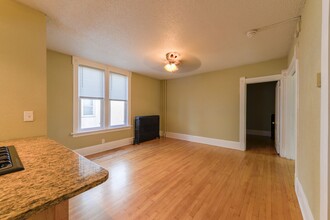 619-621 University Ave NE in Minneapolis, MN - Building Photo - Building Photo