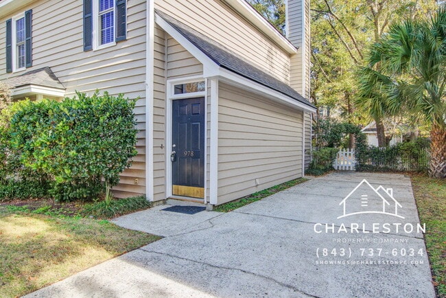 978 Governors Rd in Mount Pleasant, SC - Foto de edificio - Building Photo