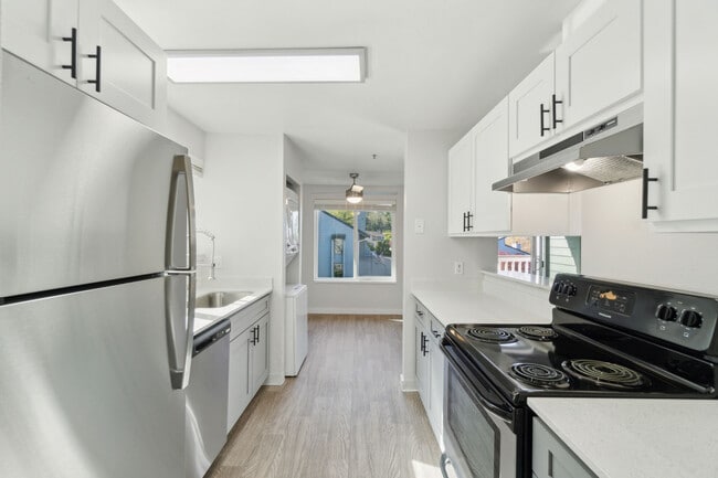 Spinnaker Apartments