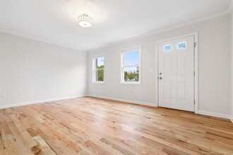 45 Hillside Ave in Branford, CT - Building Photo - Building Photo