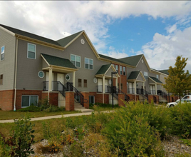 Campus Village Saginaw in Saginaw, MI - Foto de edificio - Building Photo