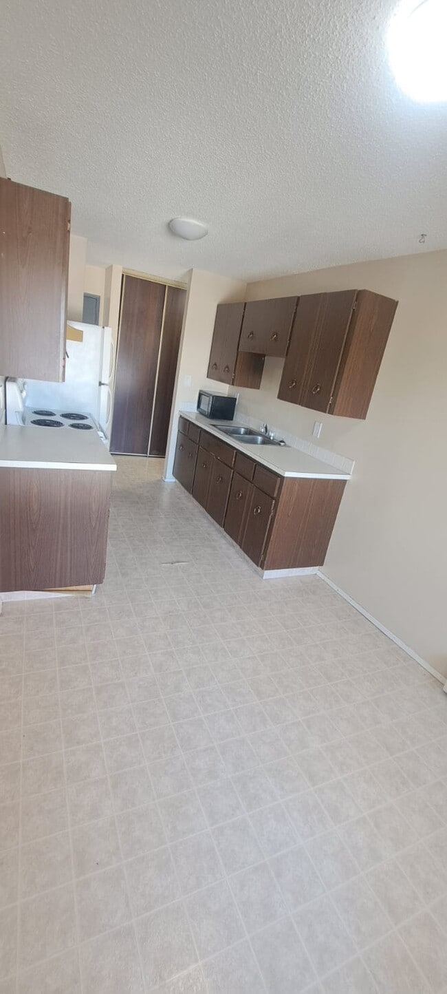 property at 4507-444 44 Ave