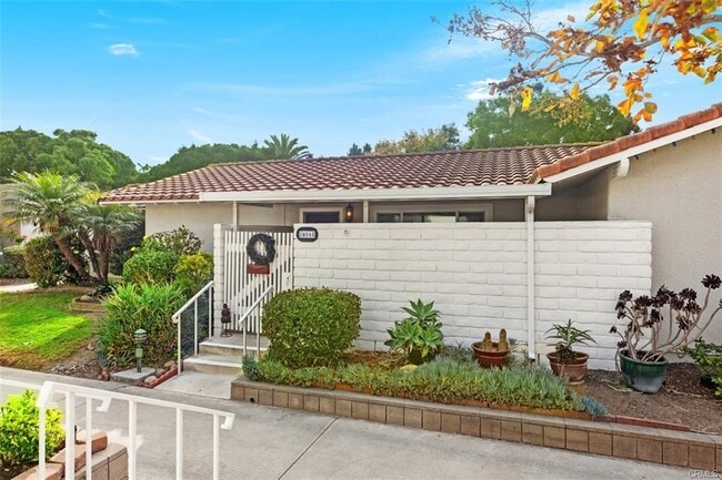 2086 Ronda Granada in Laguna Woods, CA - Building Photo - Building Photo