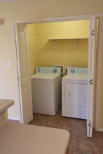 502 Rock Cir, Unit 2 in Harlingen, TX - Building Photo - Building Photo