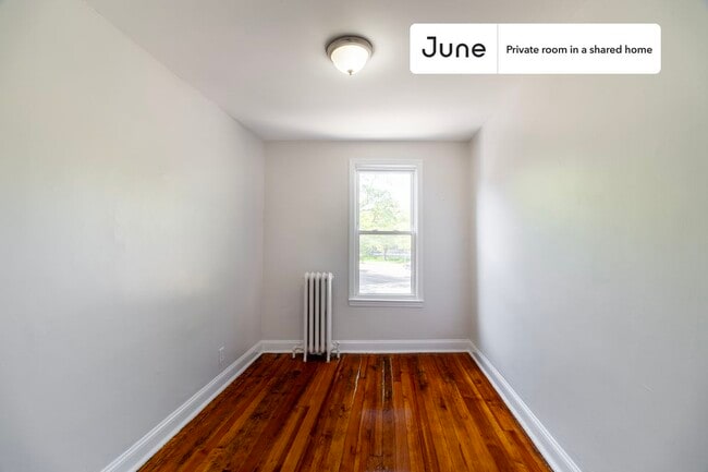 property at 184 Walnut Ave