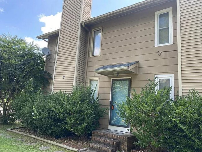 9005 Mahogany Row SE, Unit A in Huntsville, AL - Building Photo - Building Photo