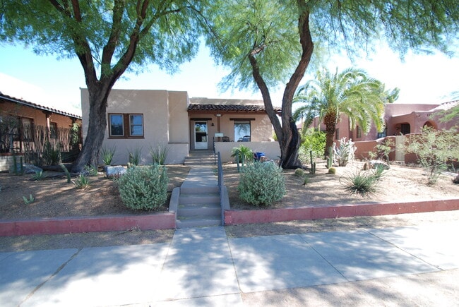 property at 2015 E 6th St