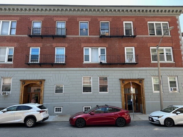 property at 7 Aberdeen St