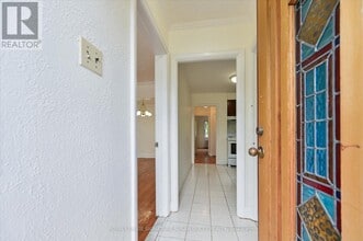 2747 St Clair Ave E in Toronto, ON - Building Photo - Building Photo