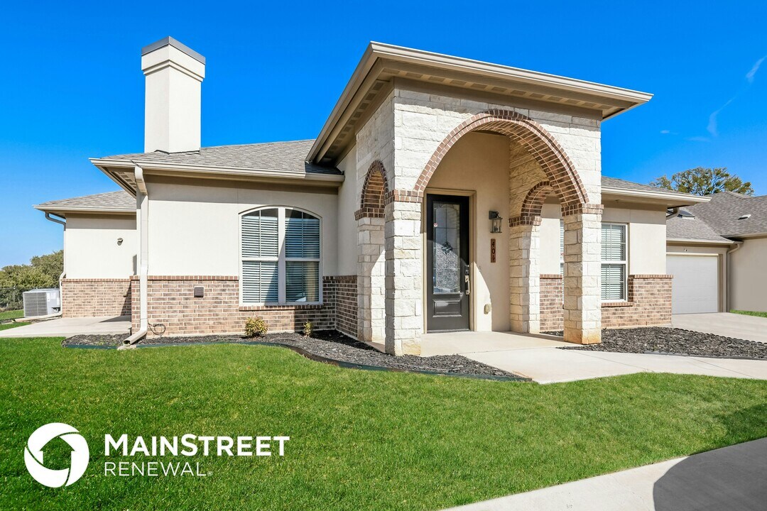 8841 Creek Run Rd in Fort Worth, TX - Building Photo