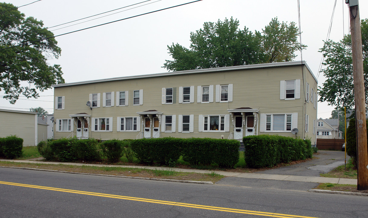 239-249 Hampden St in Chicopee, MA - Foto de edificio