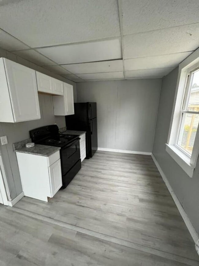 39 Cottage St in Athol, MA - Foto de edificio - Building Photo