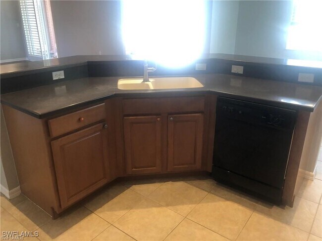 9530 Gladiolus Blossom Ct in Ft. Myers, FL - Building Photo - Building Photo