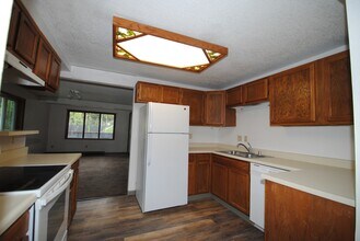 795 Keeling Rd in North Pole, AK - Building Photo - Building Photo