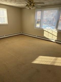 22 Laurel Ln in Lincoln, RI - Foto de edificio - Building Photo