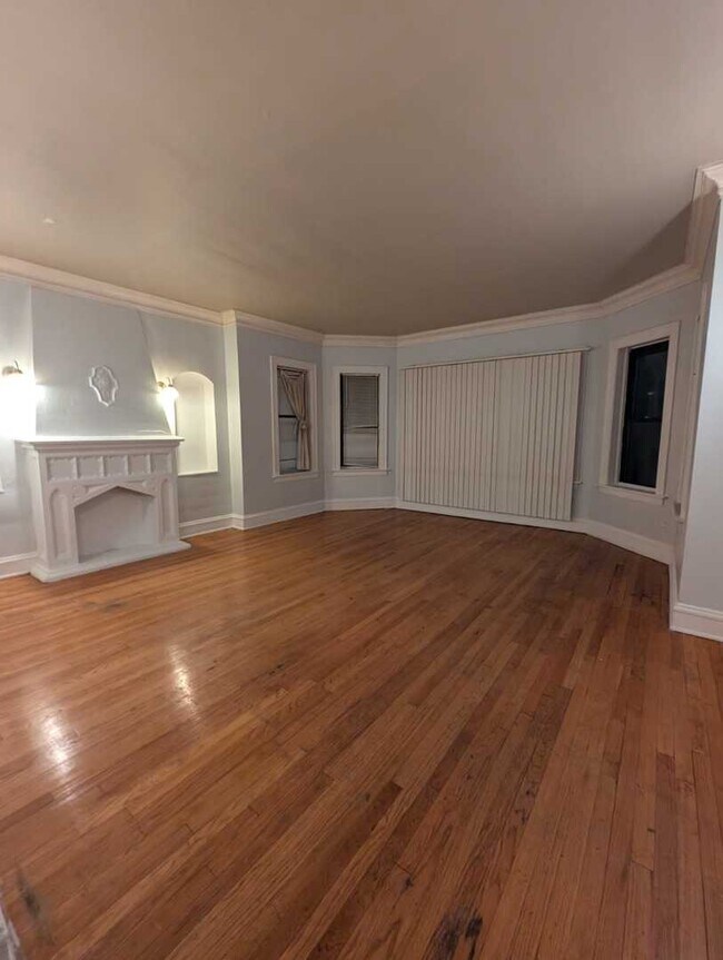 7842 S Bennett Ave in Chicago, IL - Building Photo - Building Photo