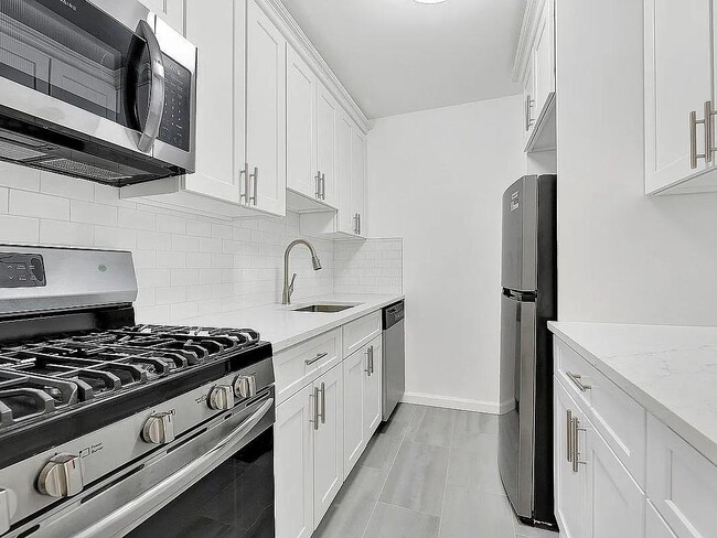 88-08 151st Ave in Queens, NY - Building Photo - Building Photo