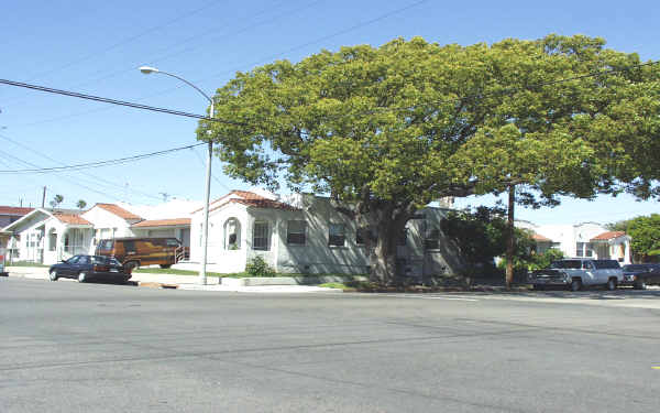 700 Lagoon Ave in Wilmington, CA - Building Photo