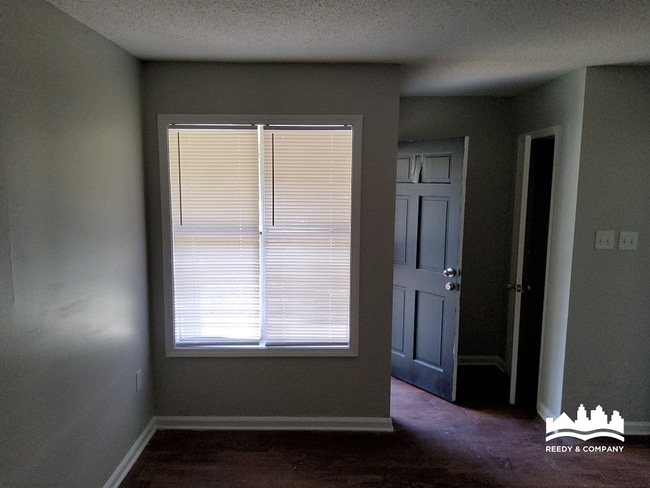 6423 Oak Park Dr in Memphis, TN - Foto de edificio - Building Photo