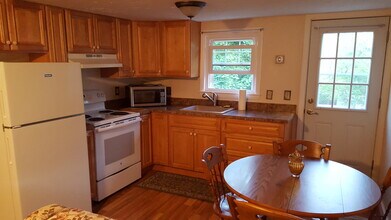 17 Winneconnett Rd in Worcester, MA - Building Photo - Building Photo