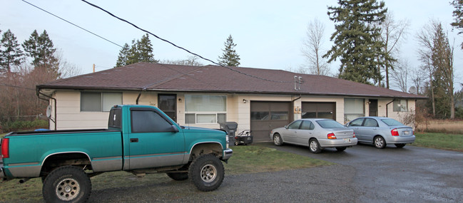 1902-1904 87th Ave. Ct E in Milton, WA - Foto de edificio - Building Photo