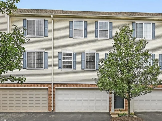 property at 1944 Indian Hill Ln
