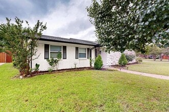 3264 Northaven Rd in Dallas, TX - Building Photo - Building Photo