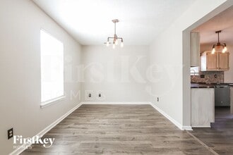 3360 Yorkshire Dr in Greenwood, IN - Foto de edificio - Building Photo