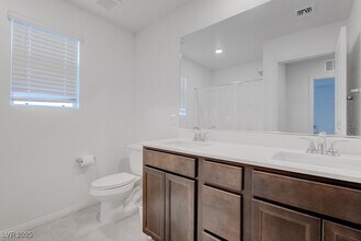 4603 Sapphire Crst Ave in Las Vegas, NV - Building Photo - Building Photo