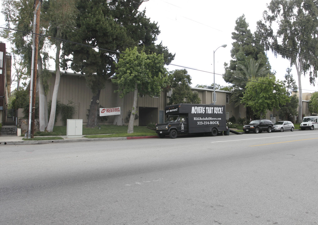 Moonpark Garden Apartments in Studio City, CA - Building Photo