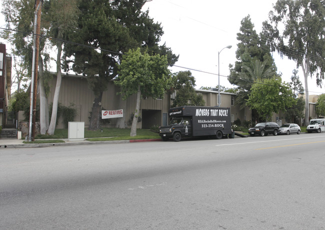 12659 Moorpark Apartments